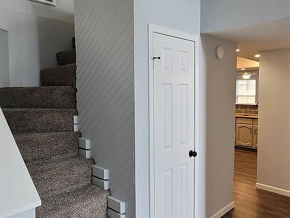 3rd image of 9614 Charter Ridge Dr