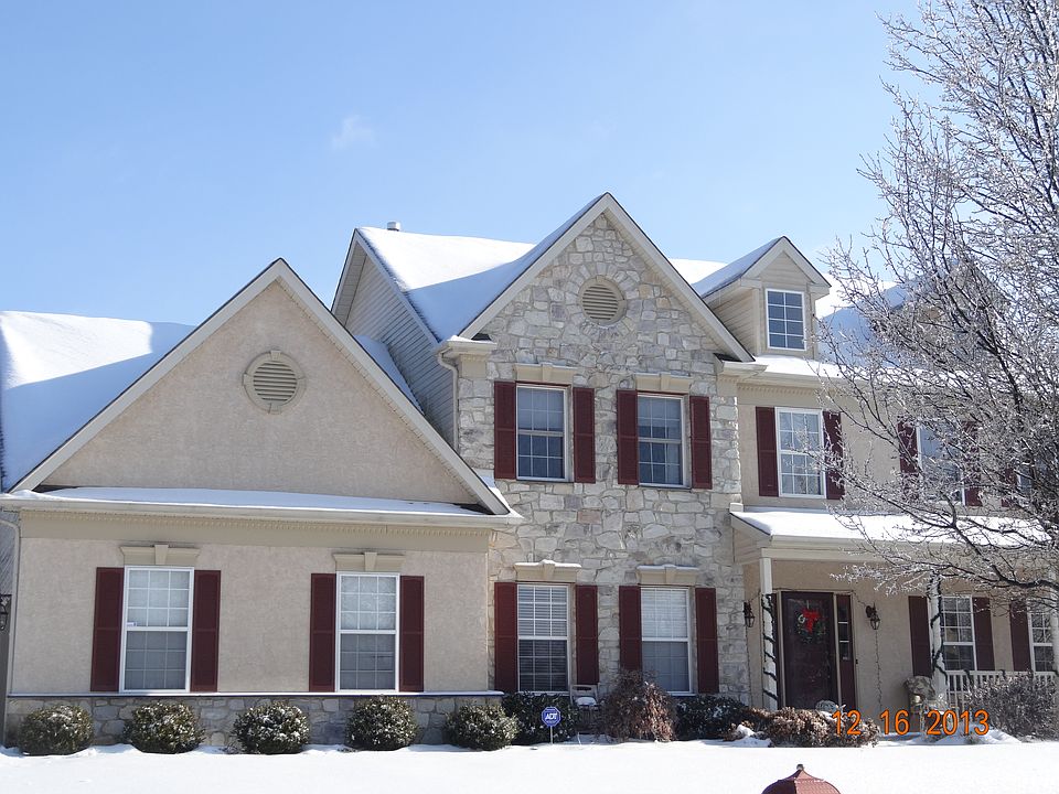 2nd image of 1108 Fieldcrest Ct