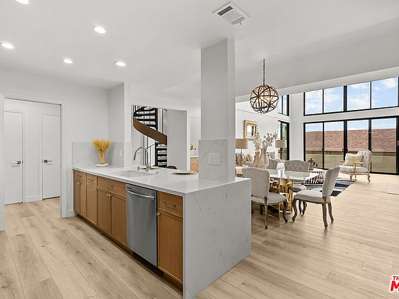 2nd image of 1880 Veteran Ave APT 306