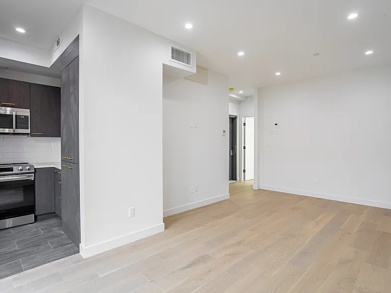 3017 Brighton 8 St #4A — Photo 7