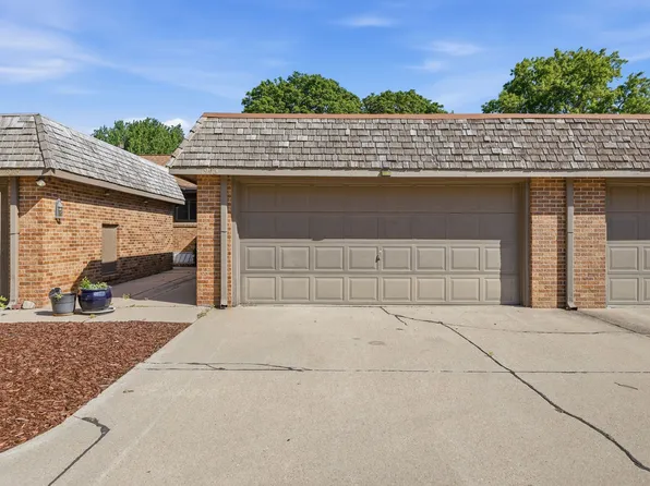 1941 Devonshire Dr #3, Lincoln, NE 68506