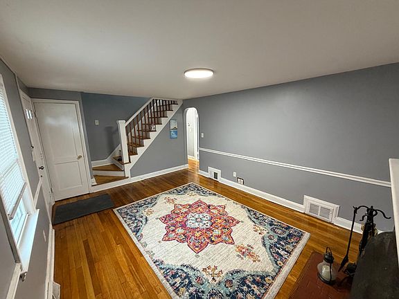 5th image of 47 Willard St