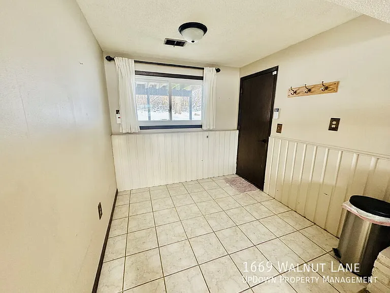 1669 Walnut Ln — Photo 19