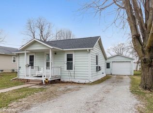 607 S 9th Ave, Washington, IA 52353