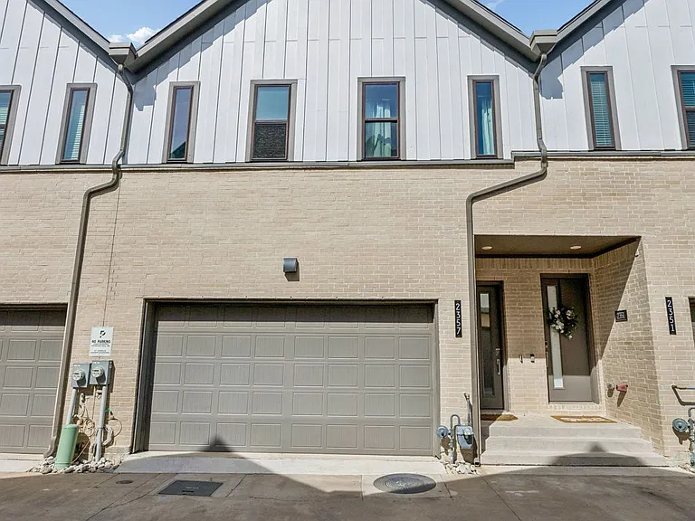 2357 Rook Dr — Photo 32