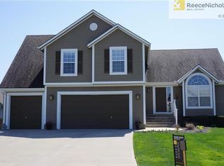 2517 SW Rustic Cir, Lees Summit, MO 64082