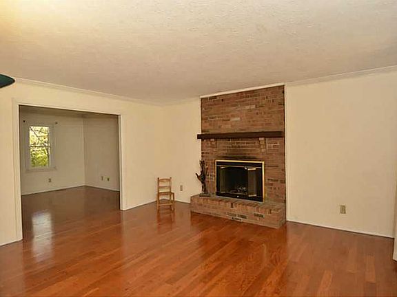 5th image of 3933 Pigeon Creek Ln