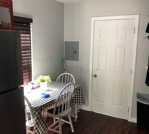 3rd image of 609 NE 23rd St
