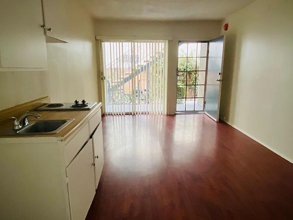 4th image of 12767 Caswell Ave