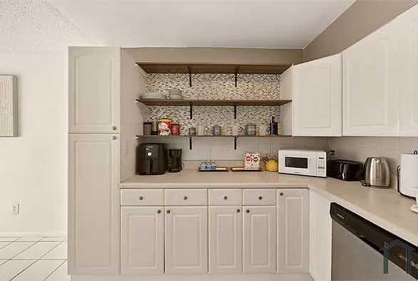 3 bed, 1280 sqft, $2,800 — Photo 3