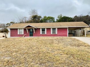 107 6th St, Ingram, TX 78025