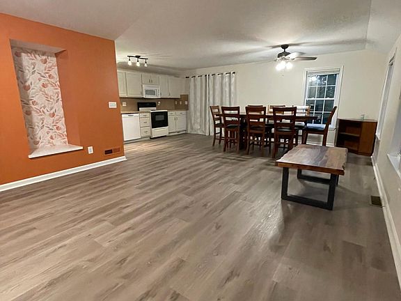 2nd image of 15 Halls Hl