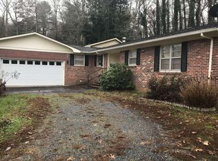 32 Lakeview Cir, Morganton, GA 30560