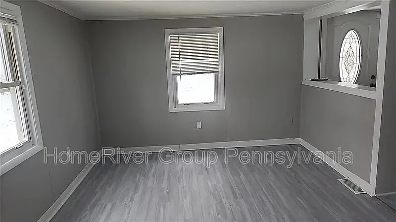 2 bed, 1.0 bath, 867 sqft, $1,685 — Photo 2
