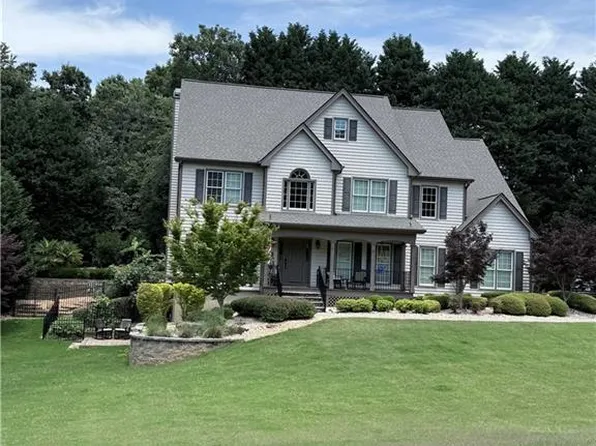 5210 Maplewood Ln, Gainesville, GA 30504