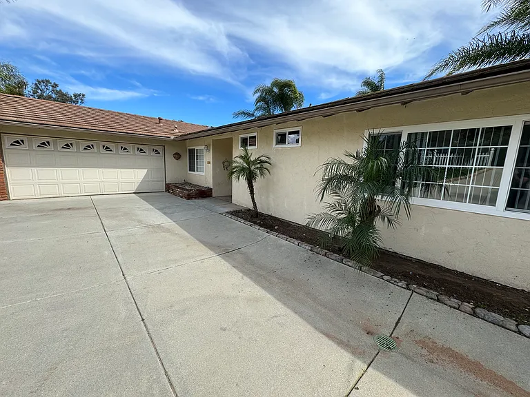 1725 Hillcrest Ln — Photo 17