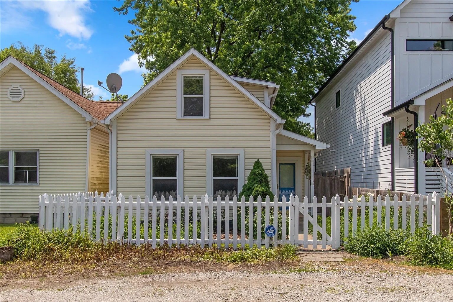 1514 Laurel St photo 1