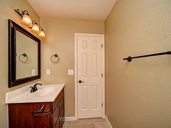 5th image of 3836 Dove Ln