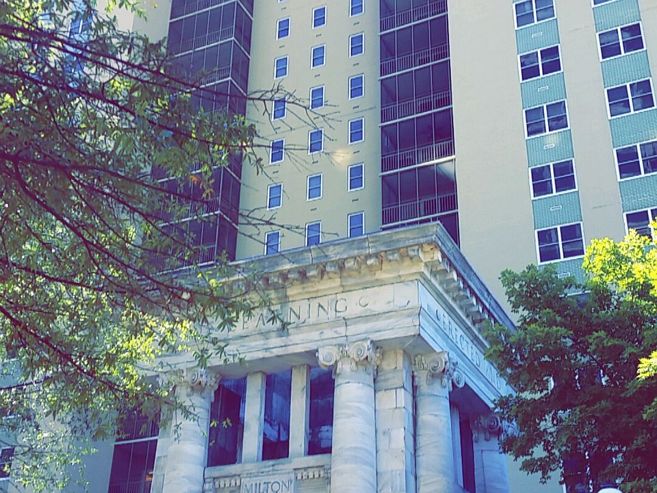 1st image of 300 W Peachtree St