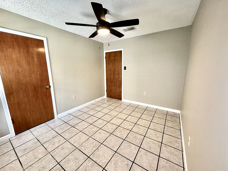 10734 Erin Vale Ave — Photo 10