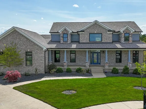 8026 Wooded Ridge Dr, Louisville, KY 40214