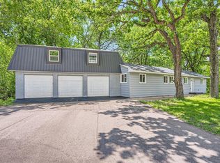 403 Cimarron Rd, Apple Valley, MN 55124