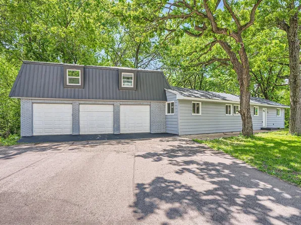 403 Cimarron Rd, Apple Valley, MN 55124
