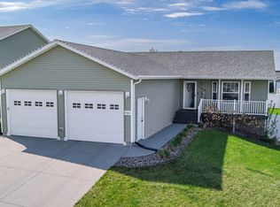 6445 Reily Rd, Bismarck, ND 58504