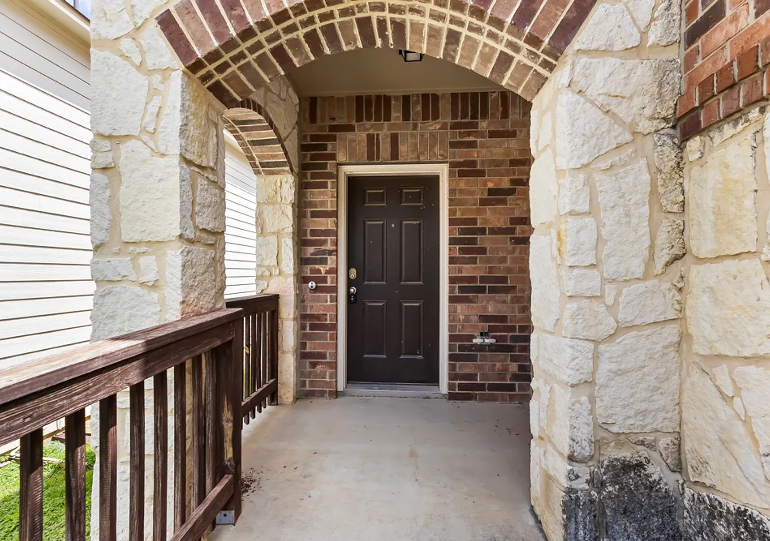3 Bedroom 2.5 Bathroom Silver Canyon Subdivision — Photo 3