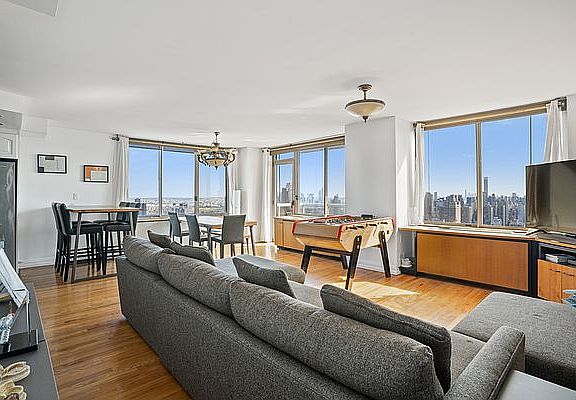 3rd image of 200 E 89th St #41DE