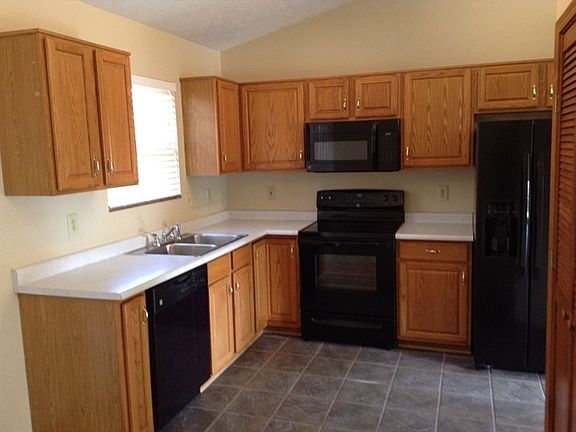 4th image of 10 N Rosewood Ct