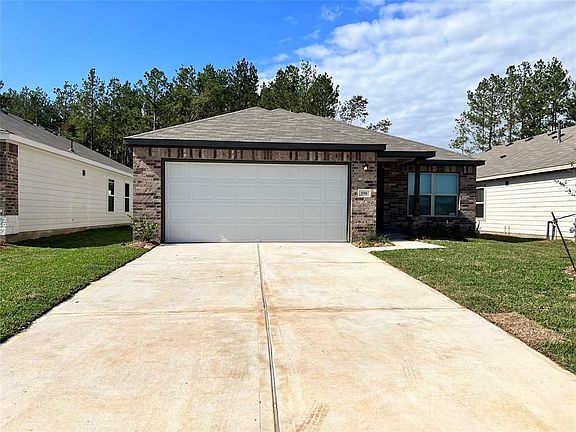 3rd image of 190 Bellewood Manor Dr
