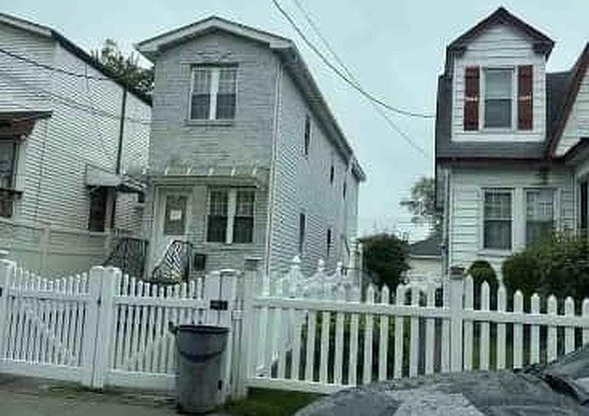 2nd image of 12045 164th St