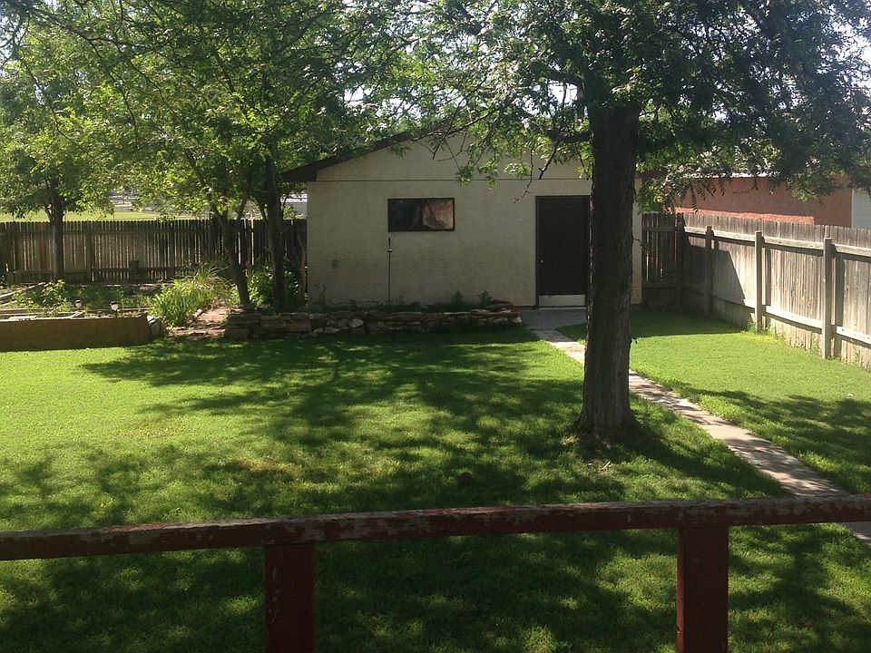 2nd image of 810 S Main St