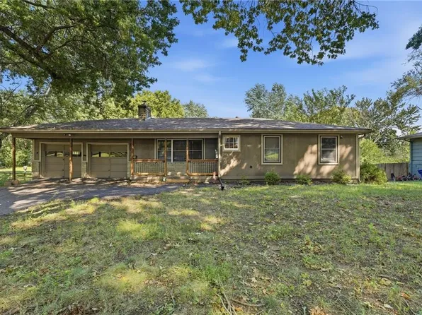 6203 Hedges Ave, Raytown, MO 64133