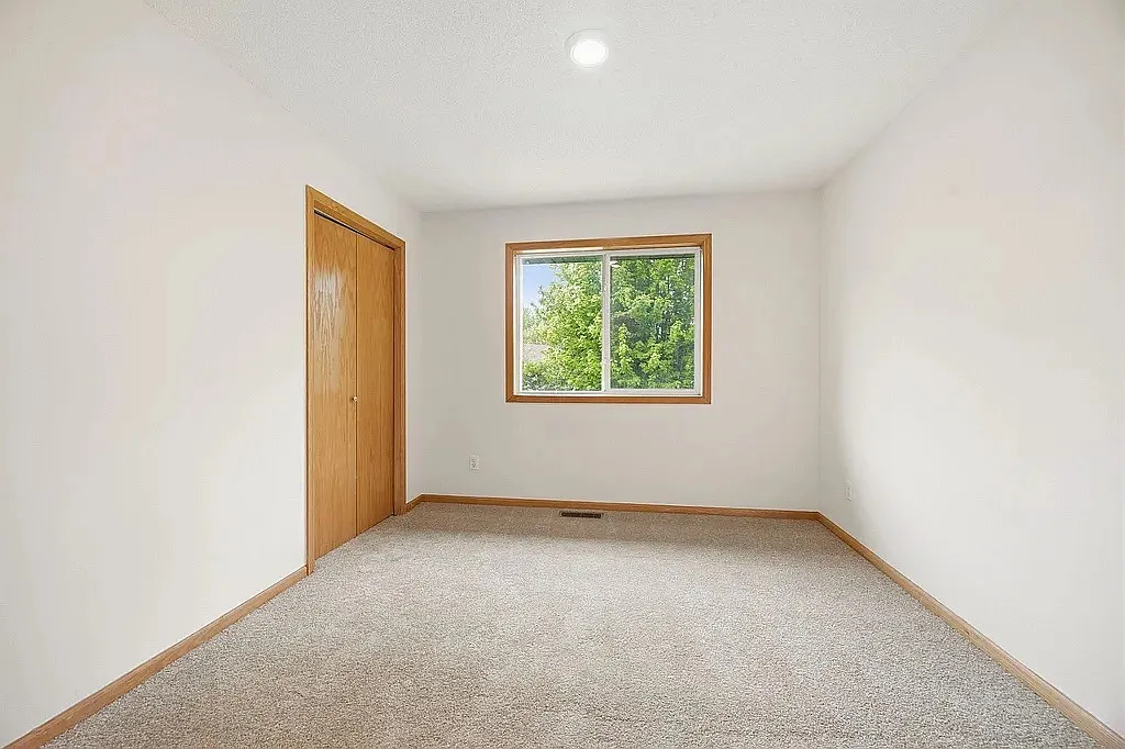 3 bed, 1686 sqft, $2,000 — Photo 2