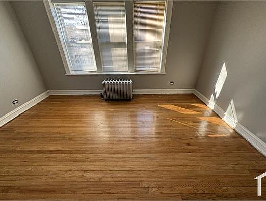 3rd image of 7156 S Rhodes Ave