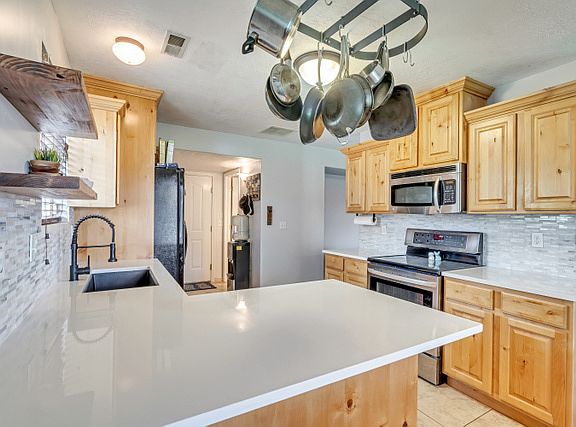 3rd image of 3435 S Acord Meadows Pl