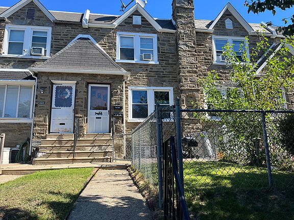 2nd image of 3427 Sheffield Ave #1