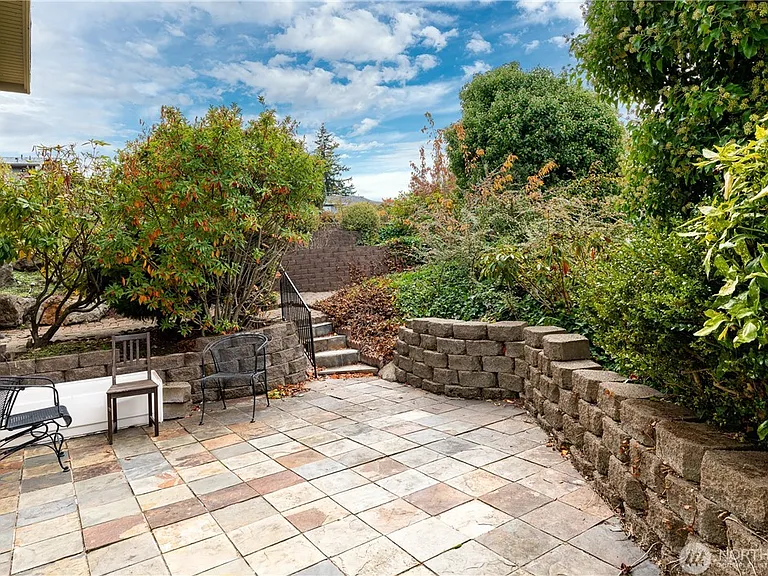 14010 SE 44th Pl — Photo 14