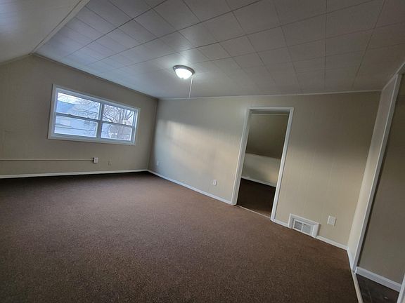 3rd image of 35 Crane St #2