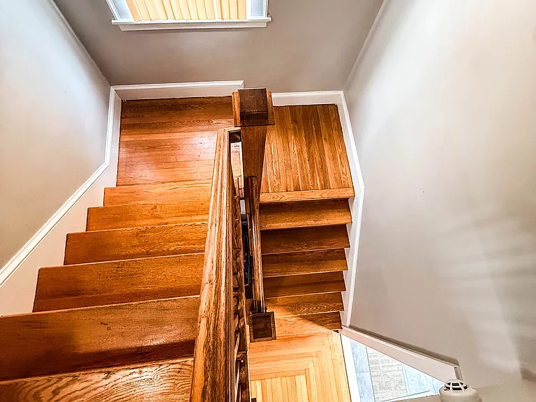 38 Grandview Ave — Photo 33