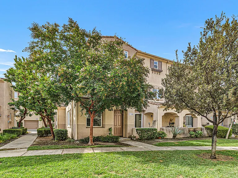 31180 Lavender Ct — Photo 2