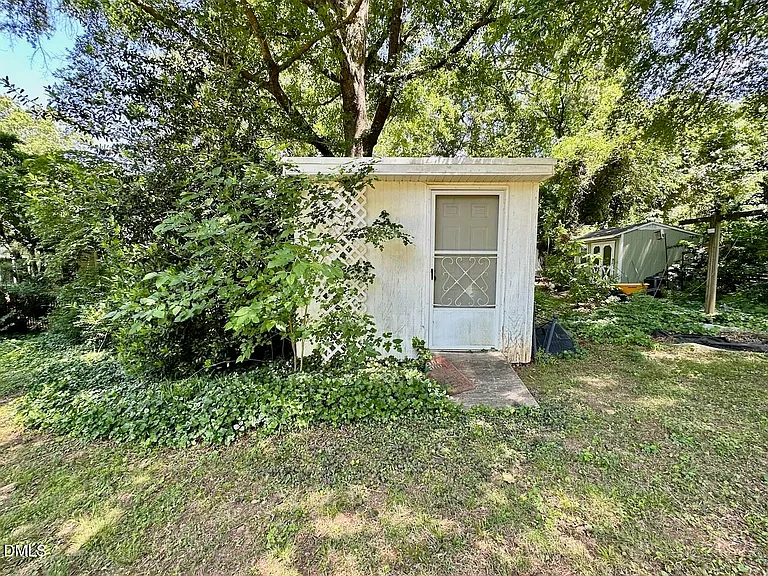 2813 Barmettler St — Photo 21