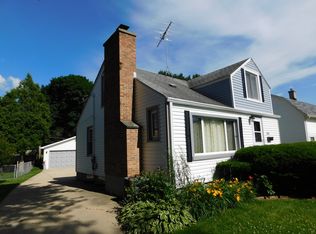 221 N Melrose Ave, Elgin, IL 60123