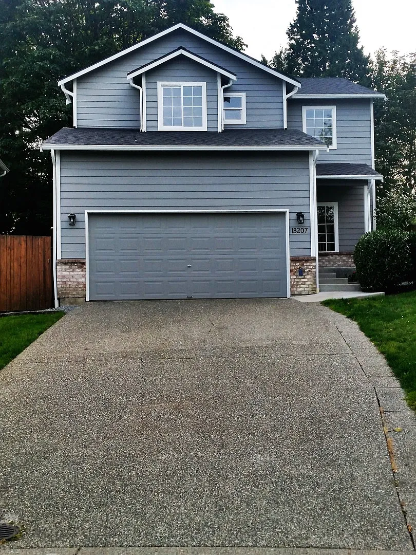 Woodinville Bothell 3 bed 2.5 bath. 2 car garage. Fenced yard — Photo 2