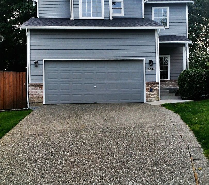 1st image of 13207 NE 201st Ct