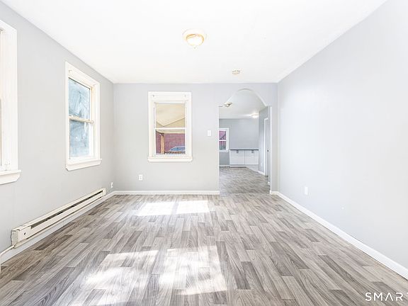 5th image of 14 Blackhall Street