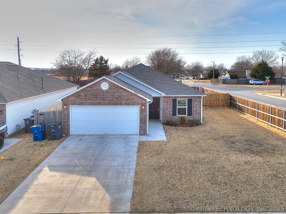 1st image of 3804 S 146th Ave E