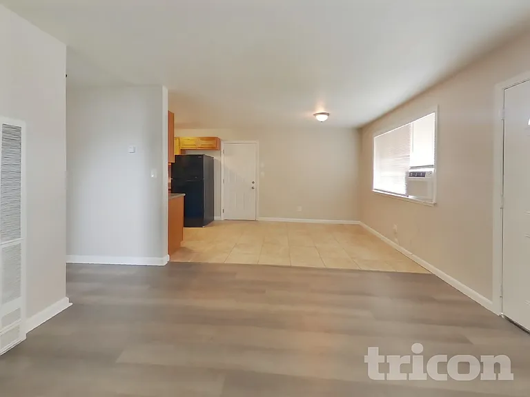 207 Roger St — Photo 3